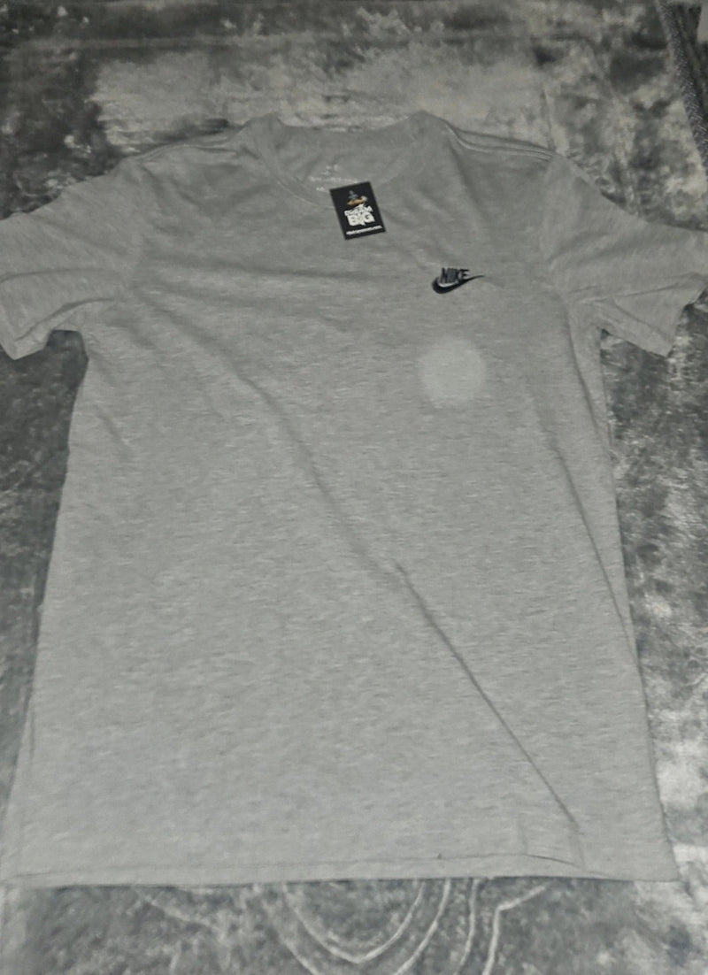 Nike Plain T-Shirt Small - Everyday Essential Style
