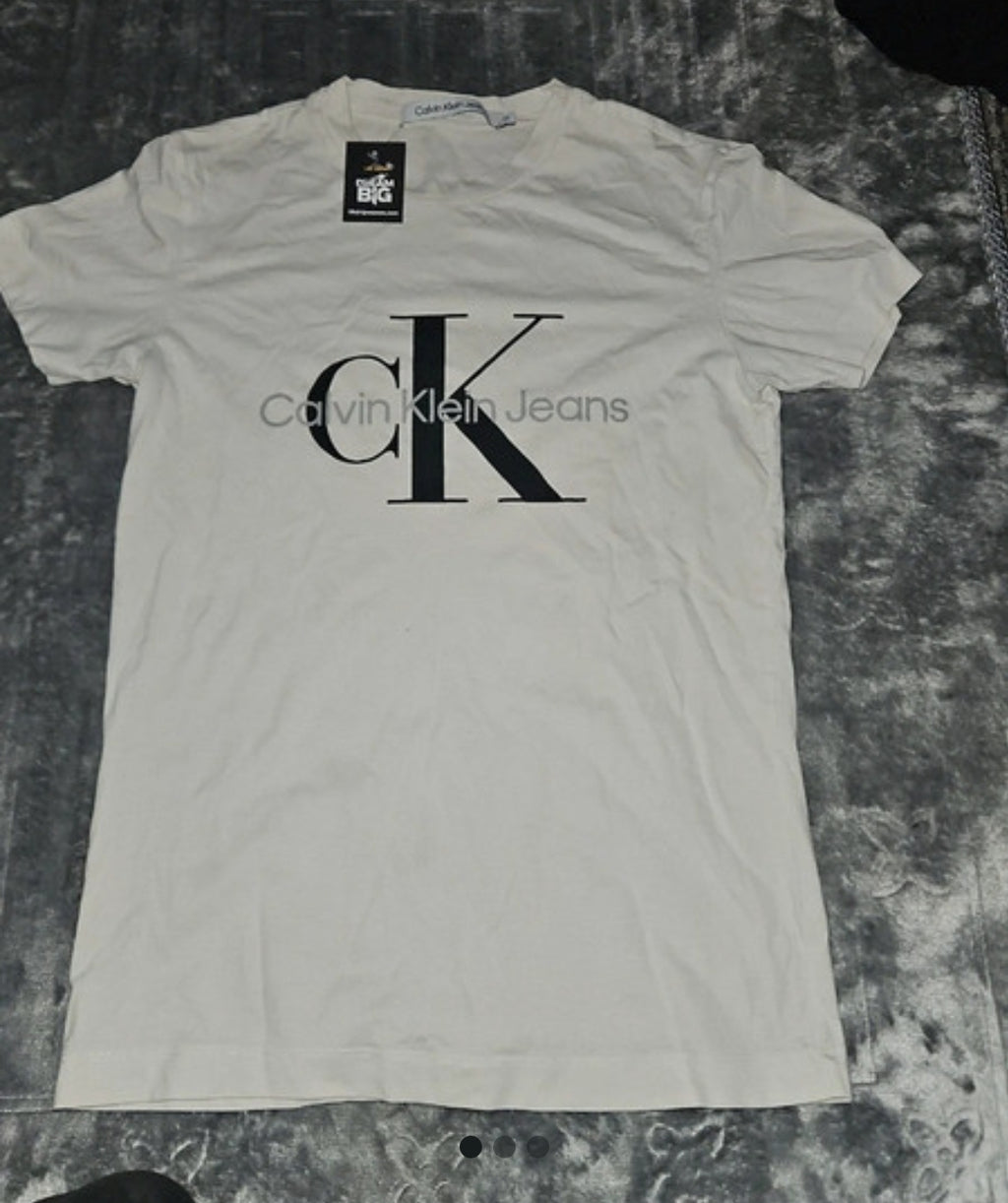 Calvin Klein White Print T-Shirt XS - Designer Essential