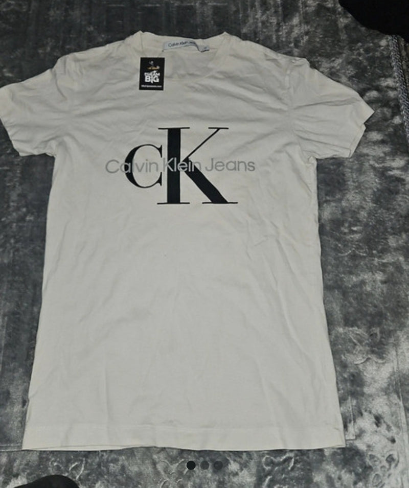 Calvin Klein White Print T-Shirt XS - Designer Essential