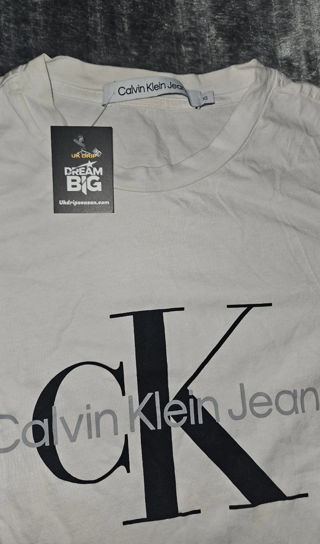 Calvin Klein White Print T-Shirt XS - Designer Essential