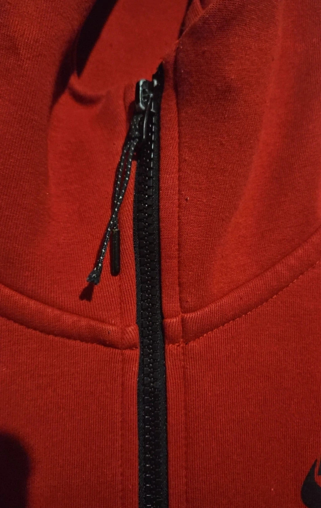 Nike Tech Fleece Red XS – Iconic Streetwear Essential