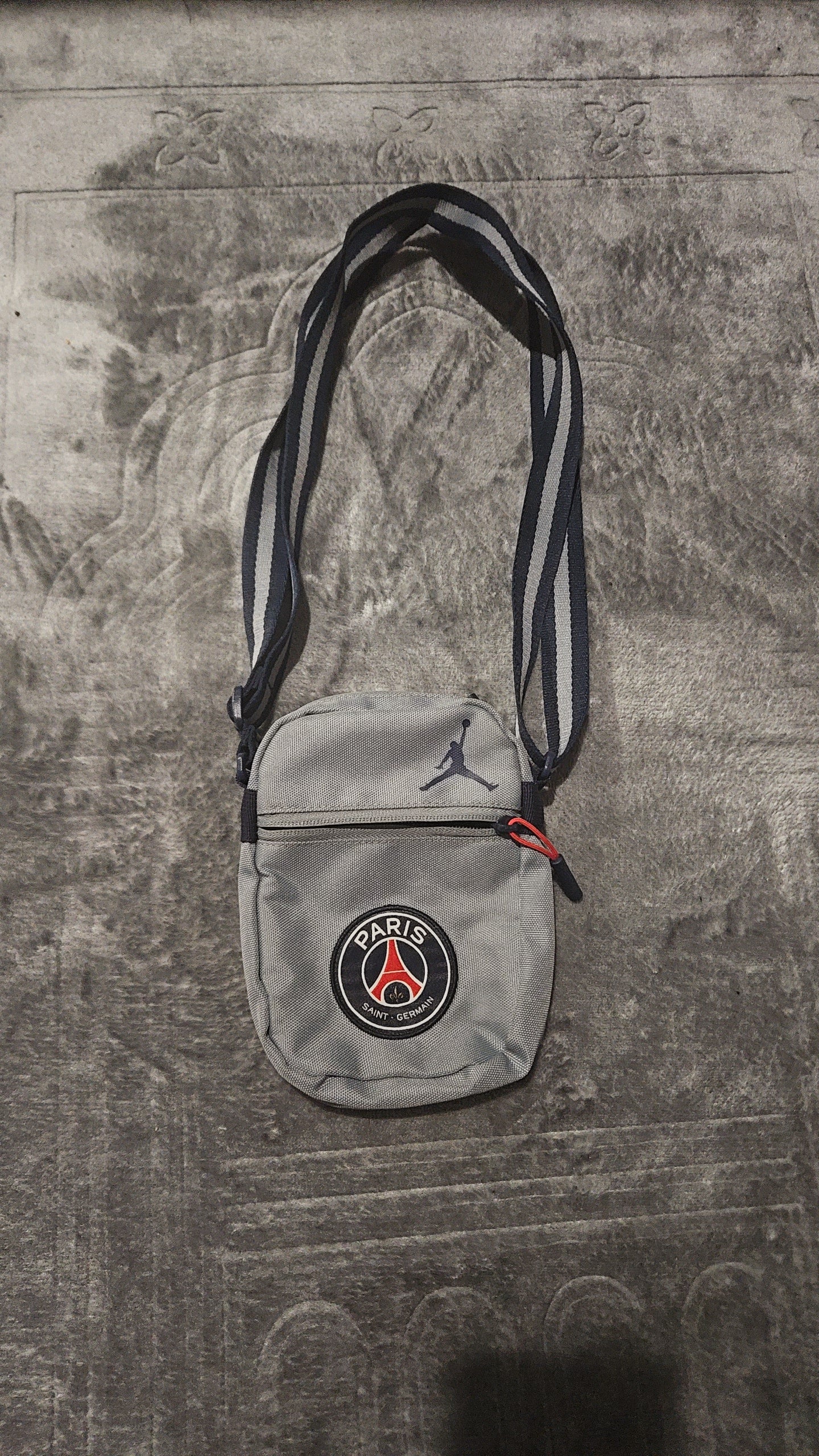 Nike PSG Jordan Grey Man Bag - Stylish Crossbody