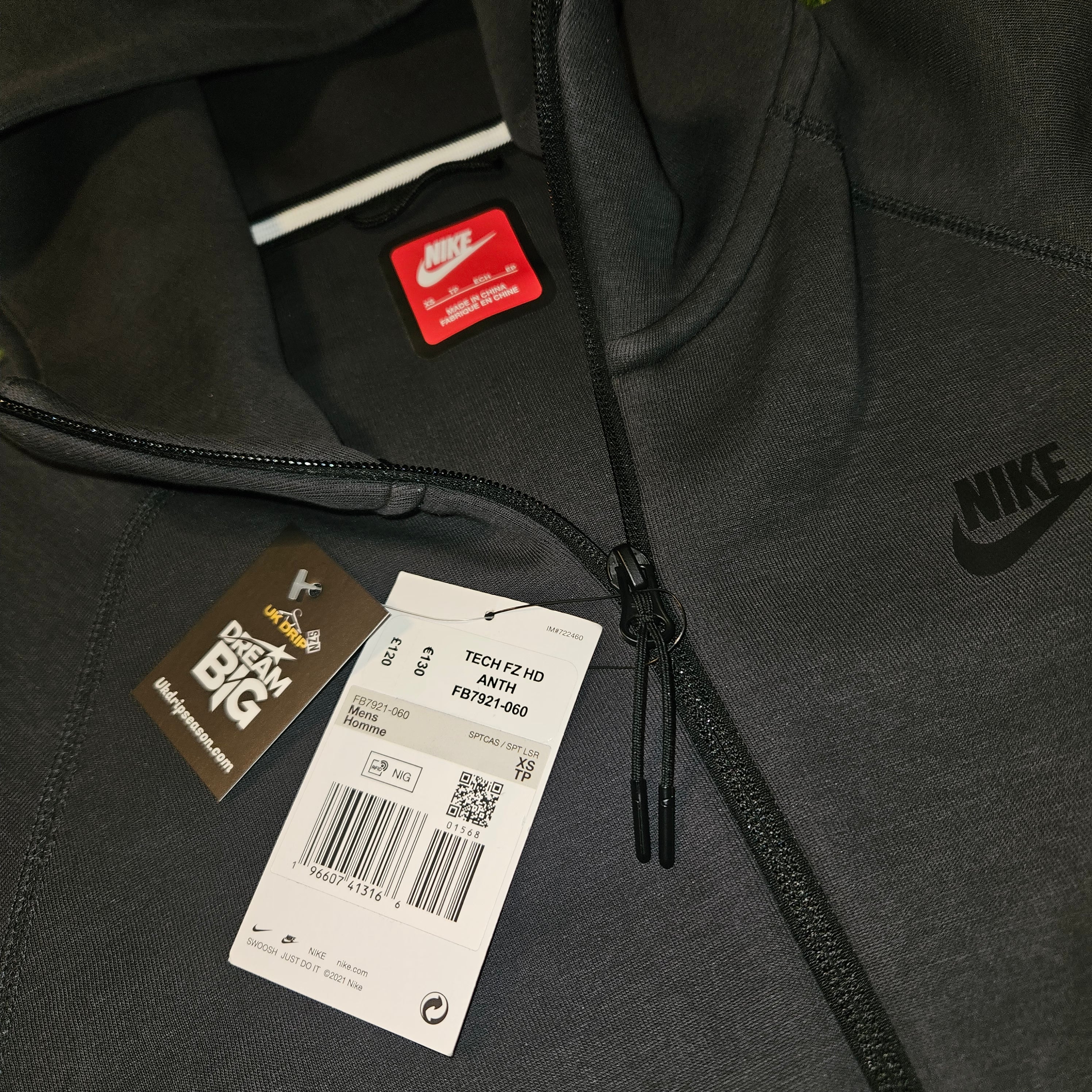 nike tech fleece black size xs BNWT