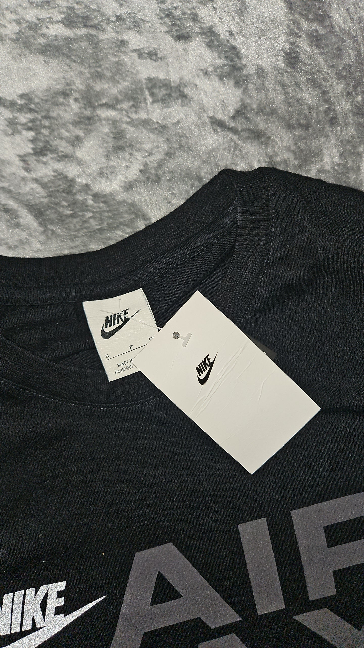 Nike Air Max T-Shirt - Black Size small