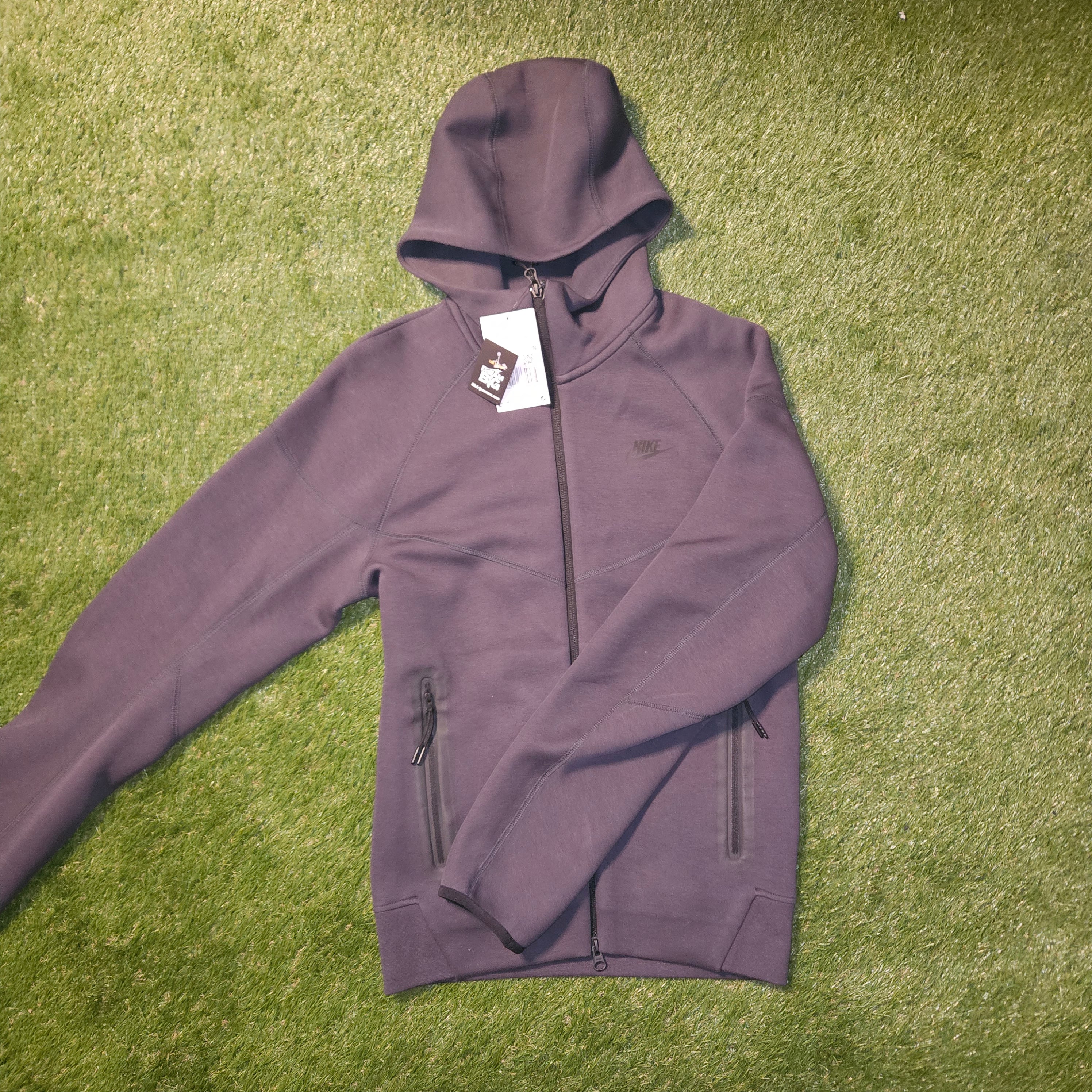 nike tech fleece black size xs BNWT