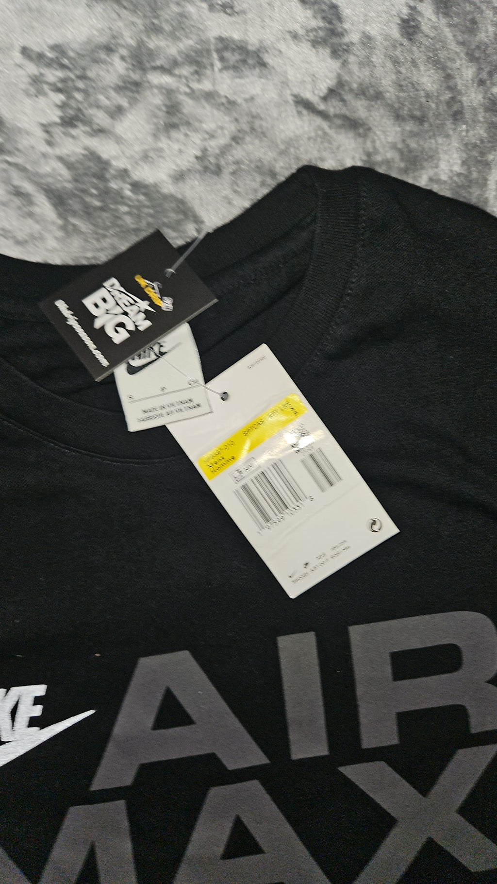 Nike Air Max T-Shirt - Black Size small