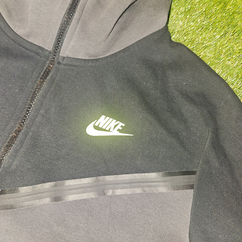 Nike tech fleece size small pre-owned