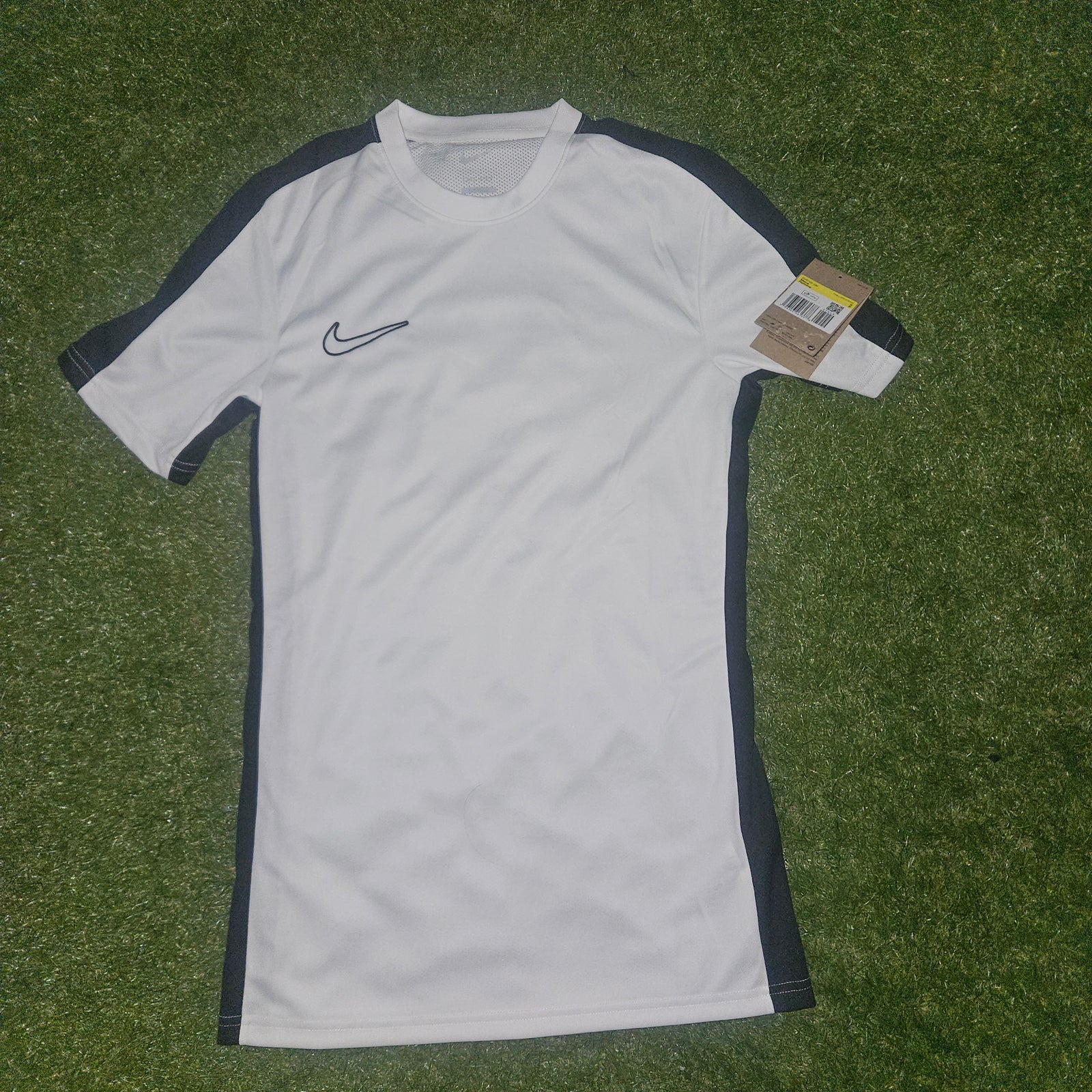 Nike Dri-FIT Men’s T-Shirt – White – Size Small – Brand New With Tags