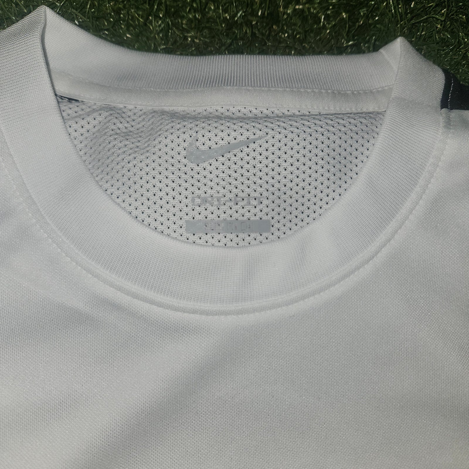Nike Dri-FIT Men’s T-Shirt – White – Size Small – Brand New With Tags