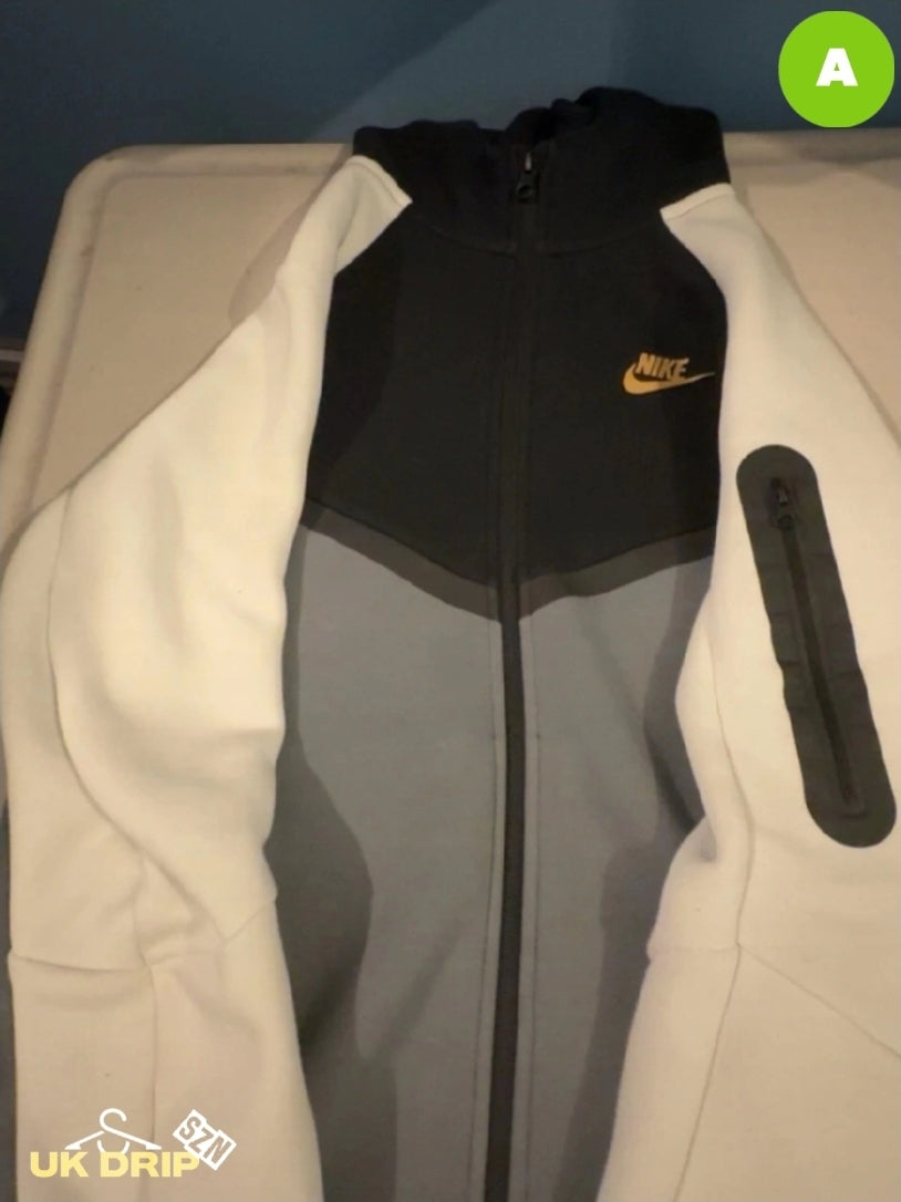 Nike Tech White And Gold Size L