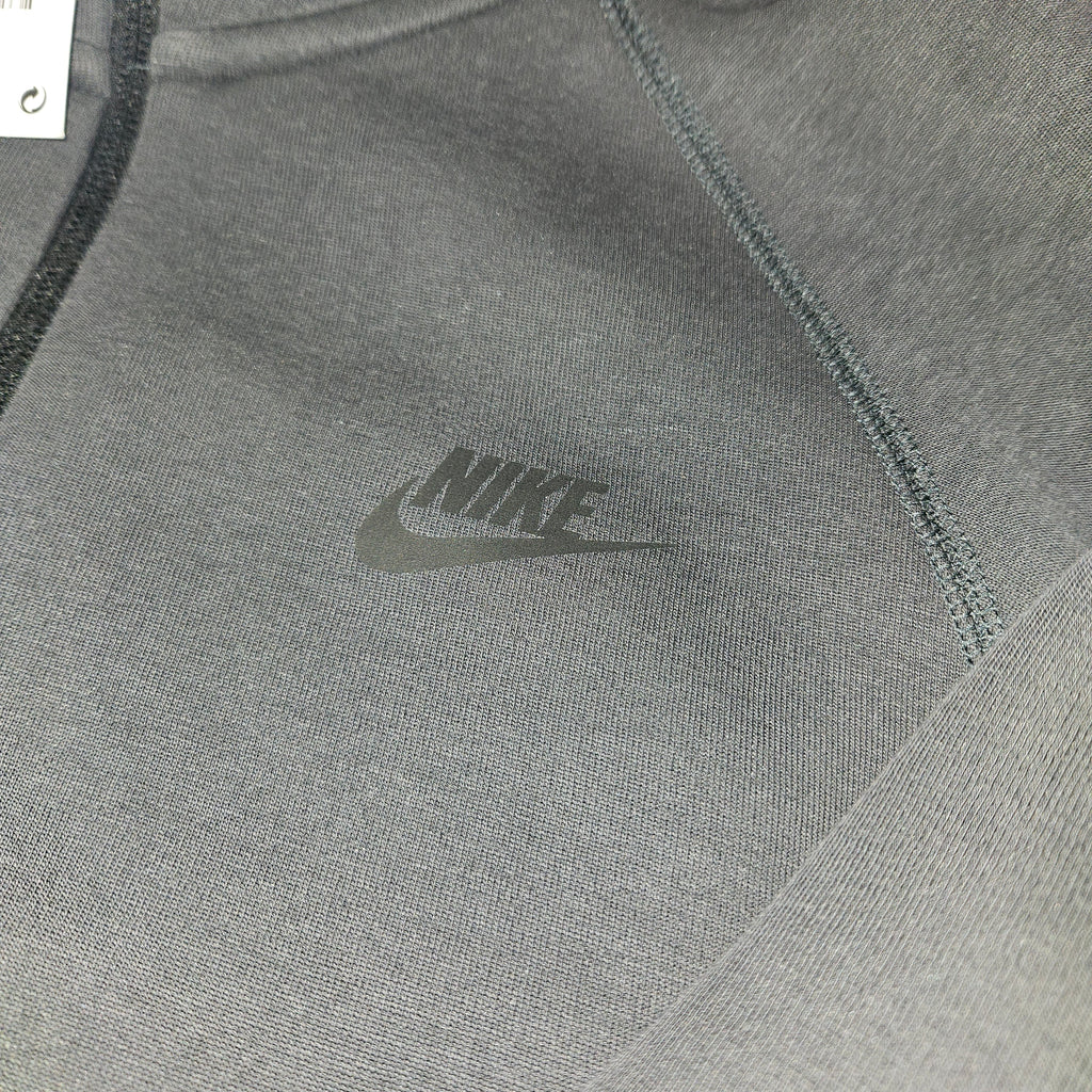 nike tech fleece black size xs BNWT