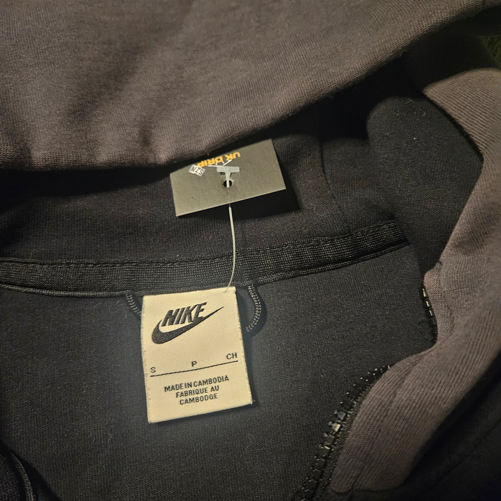 Nike tech fleece size small pre-owned