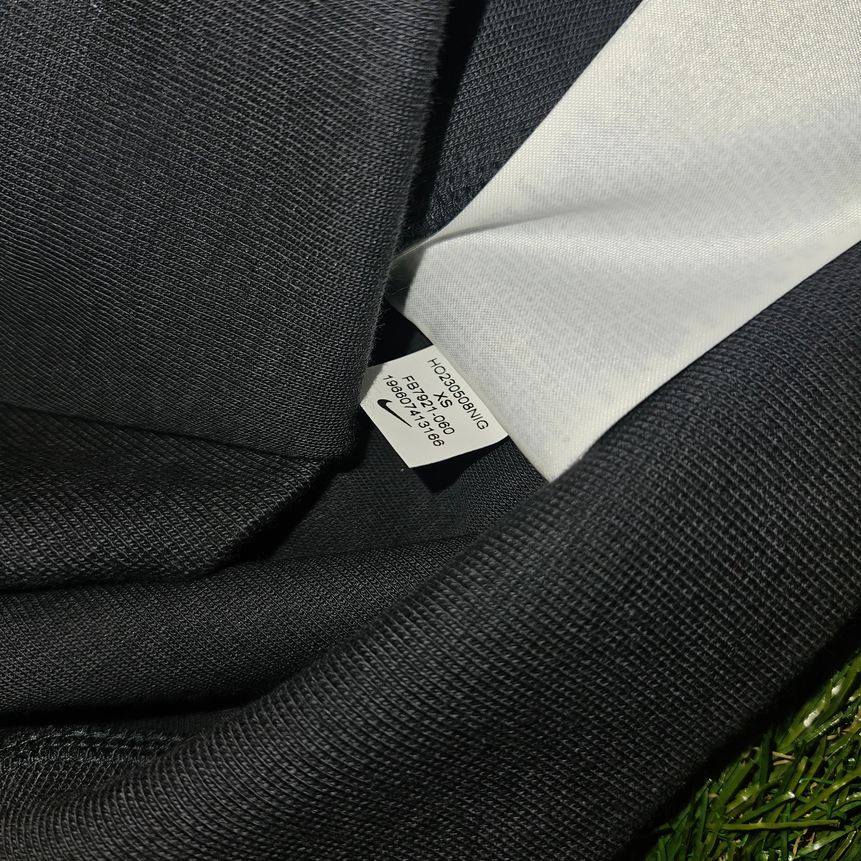 nike tech fleece black size xs BNWT