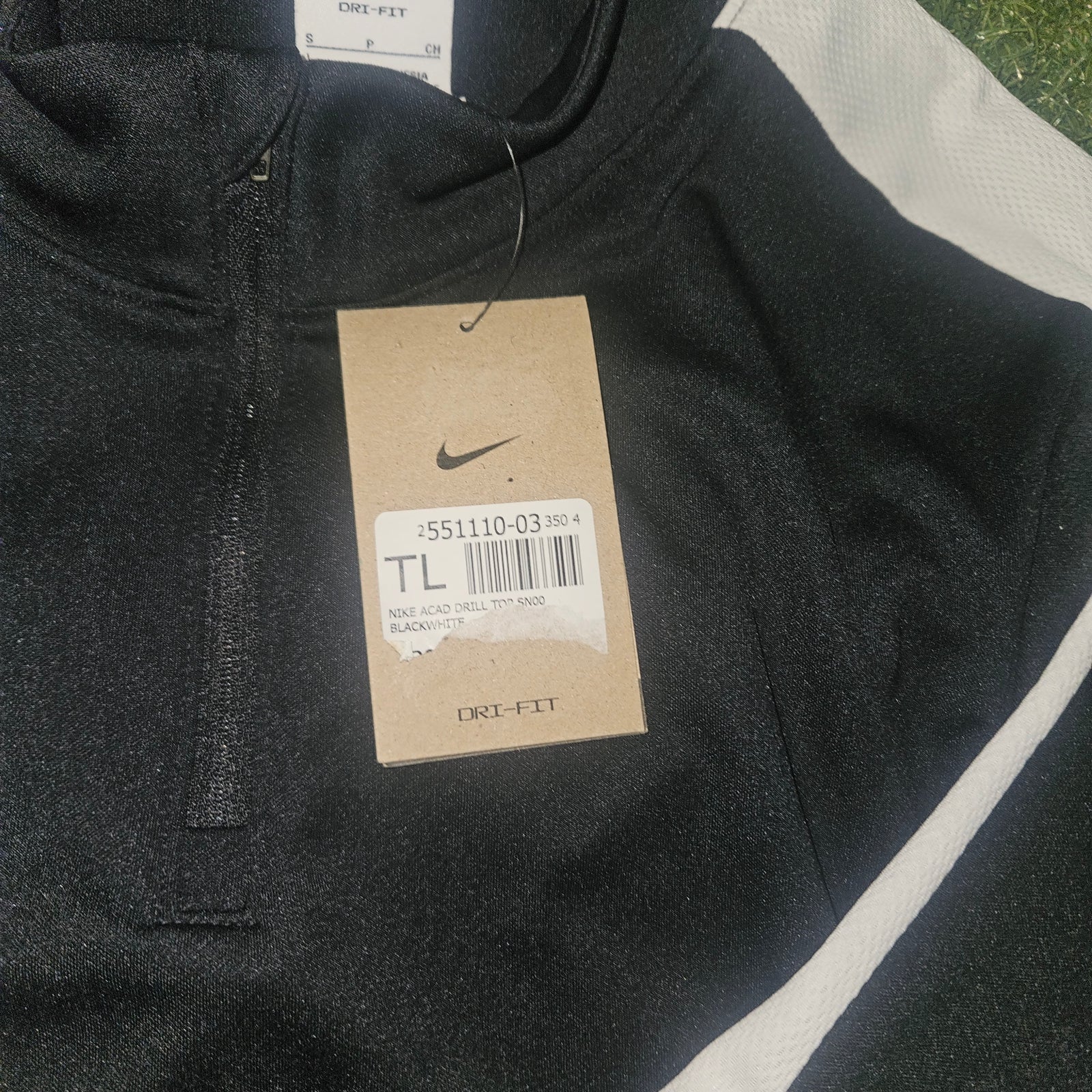 Nike Dri-FIT Men’s Sports Hoodie – Black & White – Size Small